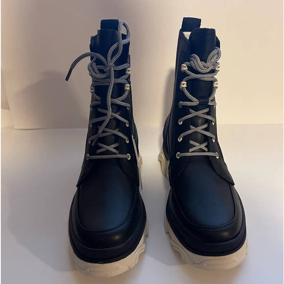 Sorel Shoes - Sorelle boots black white soles lace up